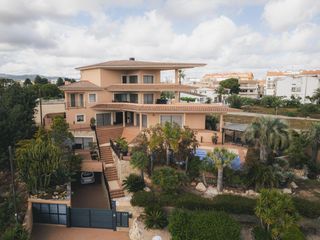 Haus in Ampolla (L´). Villa en primera línea de mar en lampolla
