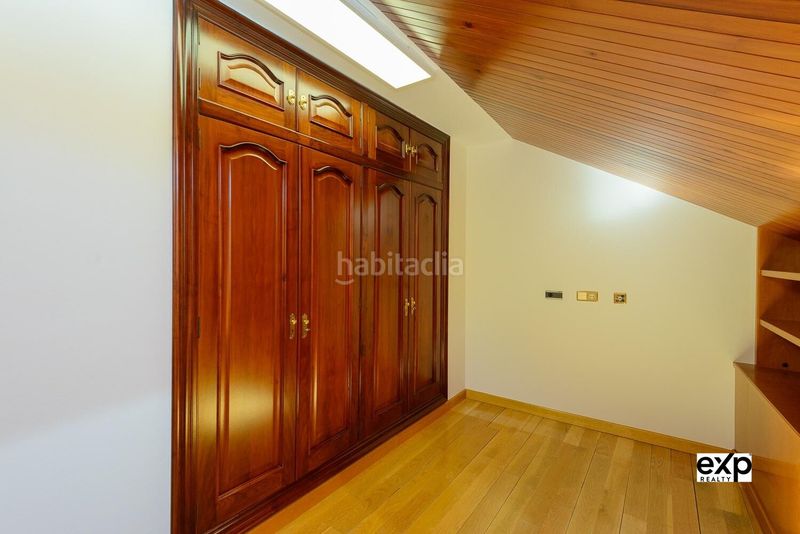 Foto 0b8c183f-0960-4b11-82d8-e3f4e7d84472. Dúplex amb calefacció a Vallobín Oviedo