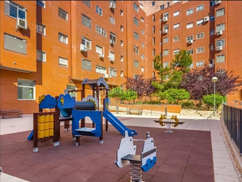 Foto 79c57e47-9644-4b53-9251-bf9ec2535fb7. Àtic amb calefacció aparcament a Sanchinarro Madrid