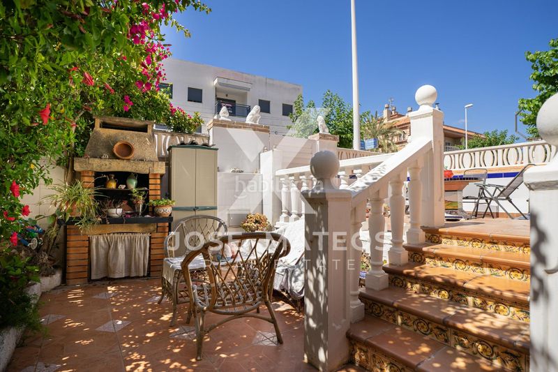 Foto e9ac795d-14fc-4e18-b96e-6a5379f45965. Casa adossada a Playa Morros de Gos Oropesa del Mar