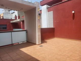 Attico  Reina. Bonito ático de dos habitaciones con garaje y trastero