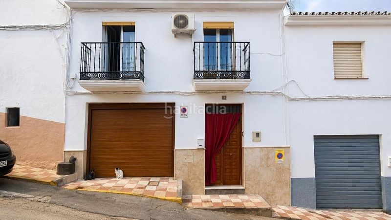 Foto cd92f394-cebf-4d9d-8c31-369716038c70. Casa amb aparcament a Montefrío