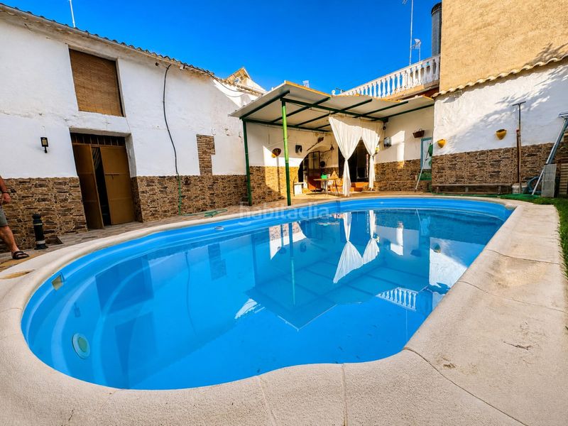 Foto 55a80c1f-d772-429f-bc6b-52103df05ff6. Casa amb piscina a Arjonilla