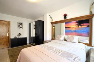 Etagenwohnung in Calle miguel angel(r) 3. Piso reformado de 3 dormitorios y 2 baños en el centro de roquet