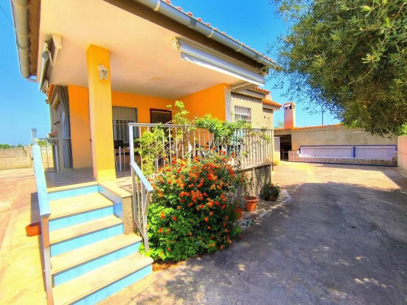 Foto b48b717d-c59e-42e5-bcb9-6f84f6ad5e8b. Casa amb aparcament a Playa-Ben Afeli Almazora / Almassora