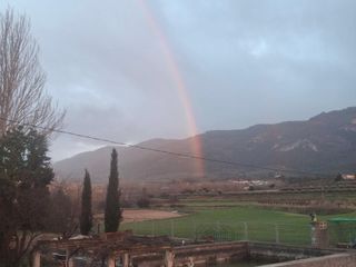 House in Alfafara. Exclusiva masía con 15 hectáreas frente a la sierra de mariola
