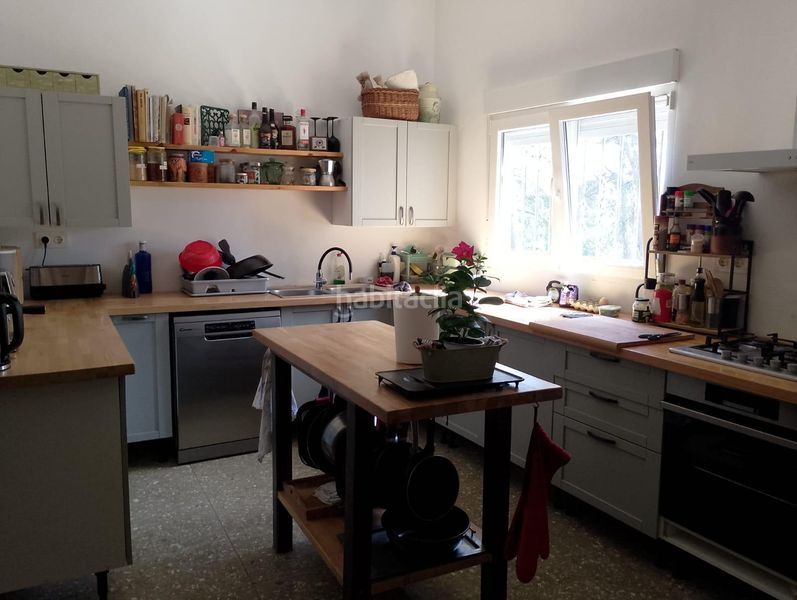 Foto 0eed9459-b265-4b46-8ede-76e0f2e8adf1. Casa amb aparcament a Alfafara