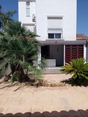 Casa adossada  Calle las palomas. Descubre la vivienda que siempre has soñado en maravisa!