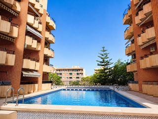 Apartamento  Calle concordia. Apartamento con terraza, piscina y parking doble a 250m de playa