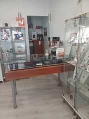 Traspàs Local Comercial a Barrio de Benimaclet. Traspaso de joyería con escaparate blindado y licencia en regla