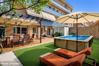 Etagenwohnung  Calle d'esteve albert. Bajo con espectacular patio privado de 130 m2 en via europa  esp