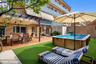 Appartement  Calle d'esteve albert. Bajo con espectacular patio privado de 130 m2 en via europa  esp