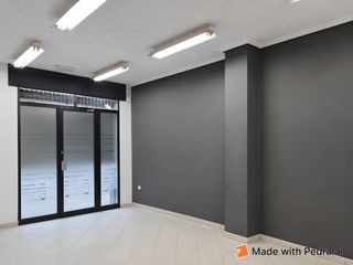Business premise  Avenida plata. El secreto del éxito? estar en el lugar adecuado. y es este loca