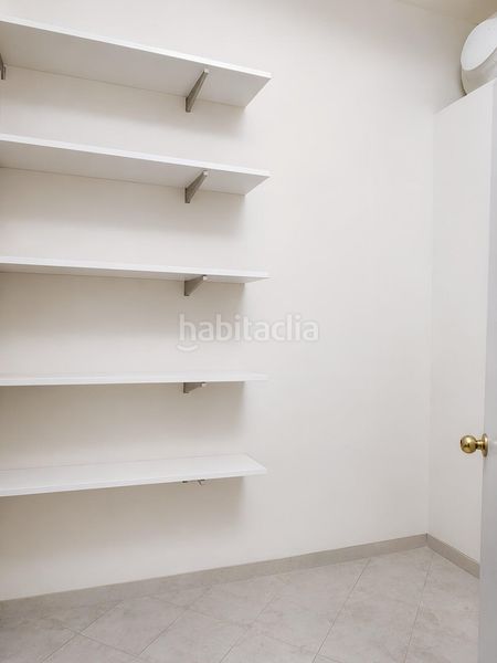 Foto 0cabde64-d938-4577-93df-25ac54a6b652. Local comercial a Mont Olivet Valencia