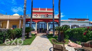 Xalet a Playa. Preciosa villa frente al mar