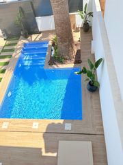 Chalet en San Pedro del Pinatar. Exclusiva villa independiente en san pedro del pinatar con pisci