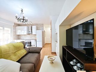 Estudi  Dr araez pacheco. En venta un estudio en oliveros en almería capital.  !gran oport