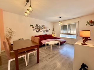 Casa  Berizo - bo peral. Encantador dúplex en barrio peral