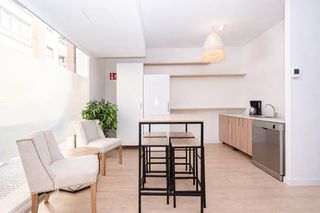 Geschäftsraum in Carrer d'andreu torrens 16. Se vende local reformado en el fortí