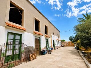 Bauernhof in Pechina. Espectacular finca de 3.652 m2 con cortijo, almacenes y enorme p