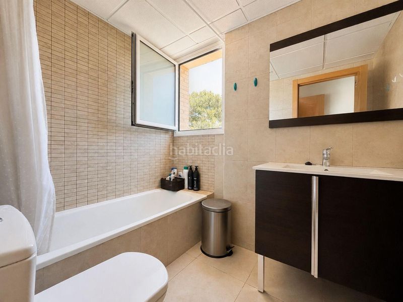 Foto c5c01a14-9651-4b05-9566-a9e6f1106b1a. Pis amb aparcament piscina a pla de maset - cap de Salou Salou