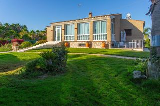 Chalet à Caballero Bonald-S. José Obrero-Guadalcacín. Espectacular chalet en finca de 4000m2