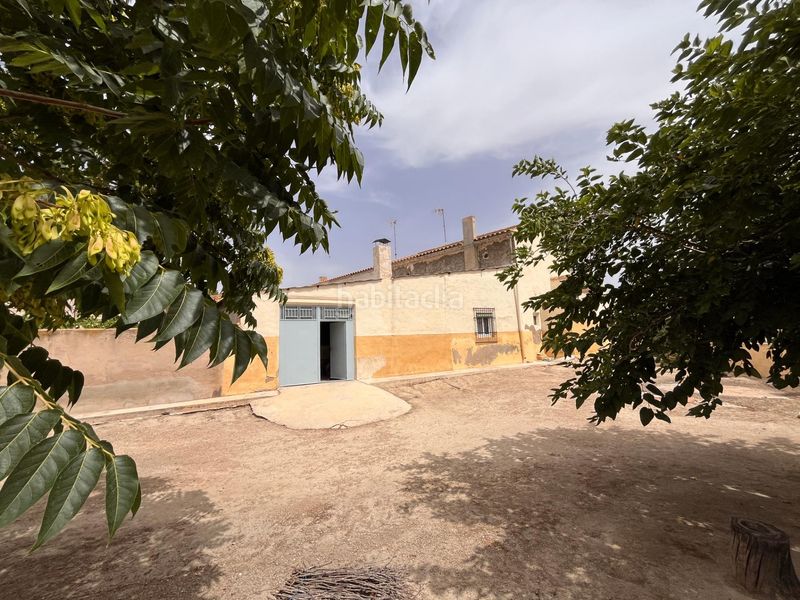 Foto af320d46-618b-452e-8046-ec1e01811457. Casa adossada amb aparcament a Tobarra