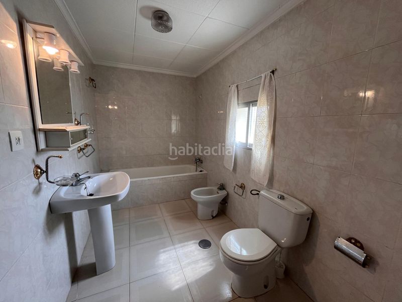 Foto ce5953bc-59c9-4166-b6fa-dea6dbd7325a. Casa adossada amb aparcament a Tobarra