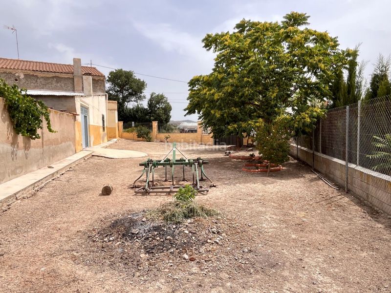 Foto ce73cfc6-a252-470c-9b59-96106e5acf2c. Casa adossada amb aparcament a Tobarra