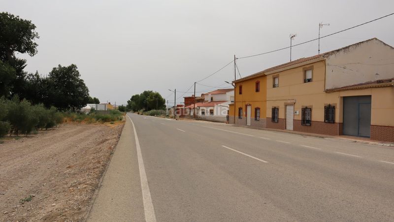 Foto fafa55f7-96f8-4ea9-9ef5-a0fa87cf5124. Casa adossada amb aparcament a Tobarra