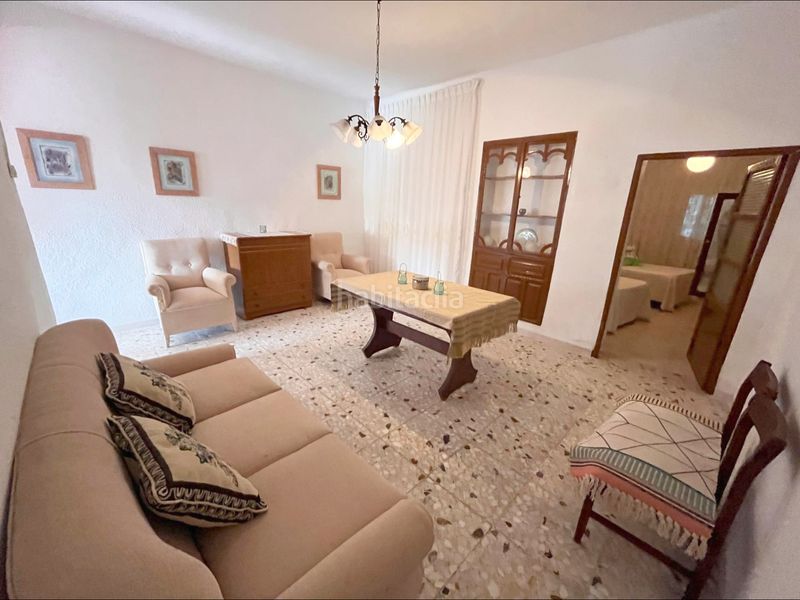 Foto fcf97b5e-25db-4237-90c4-1e8c05d6a042. Casa adossada amb aparcament a Tobarra