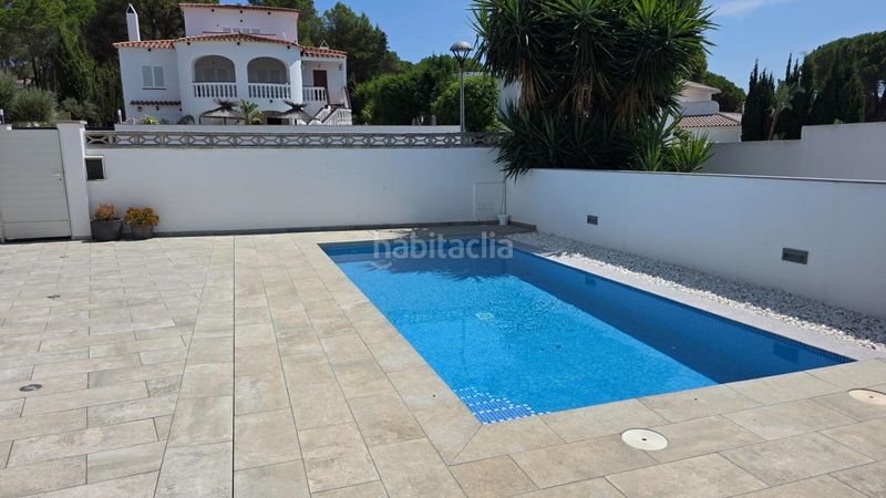 Foto 469278f8-ff78-4658-b358-b3e8e714d890. Casa amb calefacció aparcament piscina a Port - La Clota - Puig Sec Escala (L´)