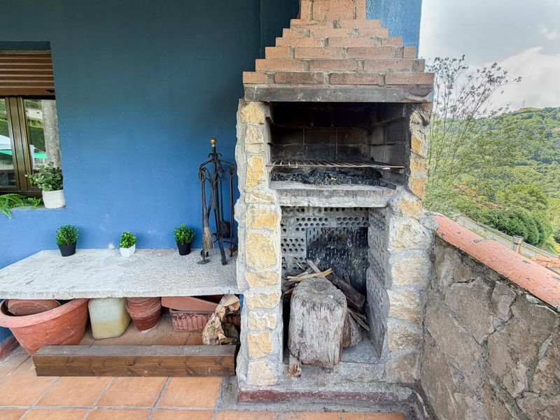 Foto df554d55-f559-4a03-9dff-16ea4711a87d. Casa amb calefacció aparcament a Parroquias Sur - La Manjoya Oviedo