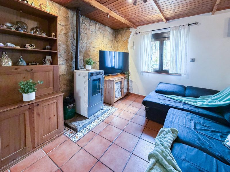 Foto e4875487-22dd-45f5-bf93-db4879350e1c. Casa amb calefacció aparcament a Parroquias Sur - La Manjoya Oviedo
