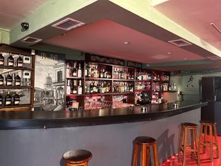 Lloguer Local Comercial a Son Armadams. Bar con licencia músical en paseo maritimo