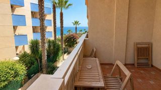 Apartamento  A-1 aguamarina 14. Apartamento turístico en primera línea de mar con piscina, garaj