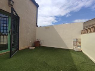 Casa aparellada a Pinoso. Casa tradicional reformada con terraza solárium en pinoso alican