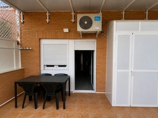 Rent Penthouse in Calle capri 18. Atico en alquiler de larga temporada, a 50 metros de la playa de