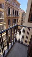 Appartamento  Calle cisneros. Amplio piso de 124 m2 con 4 dormitorios en el corazón del centro