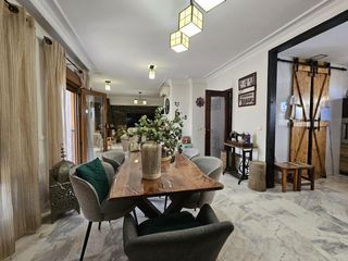 Casa adosada en Los Pacos. Chalet adosado exclusivo con ascensor, garaje para 4 coches y a