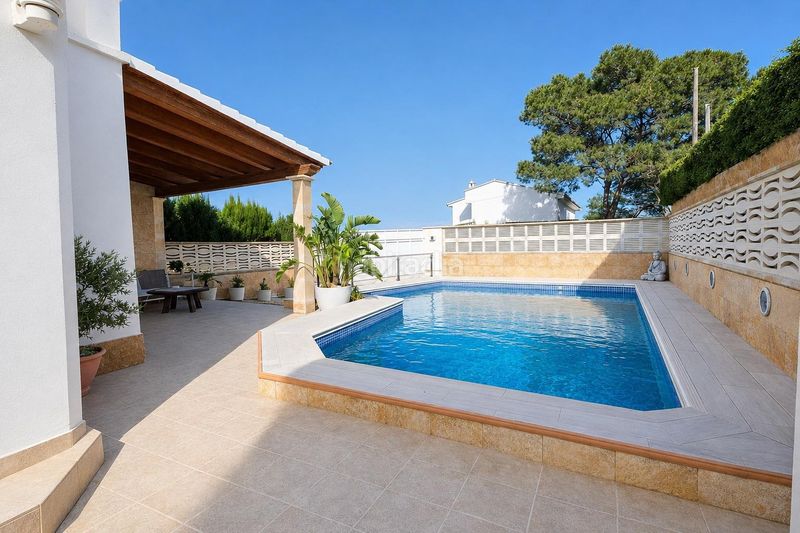 Foto a66cf119-fdc2-4598-a9fb-bb5c94360de9. Chalet  pareado con piscina y vistas a la bahía de palma en badia gran en Llucmajor