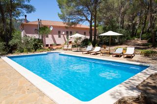 Casale in Vilanova d´Escornalbou. Exclusivo complejo turístico en tarragona