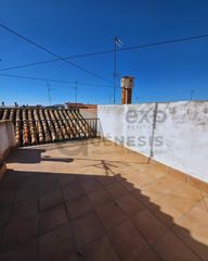 Maison jumelée  Hernando de soto. Vivienda con amplia terraza para reformar en sonseca