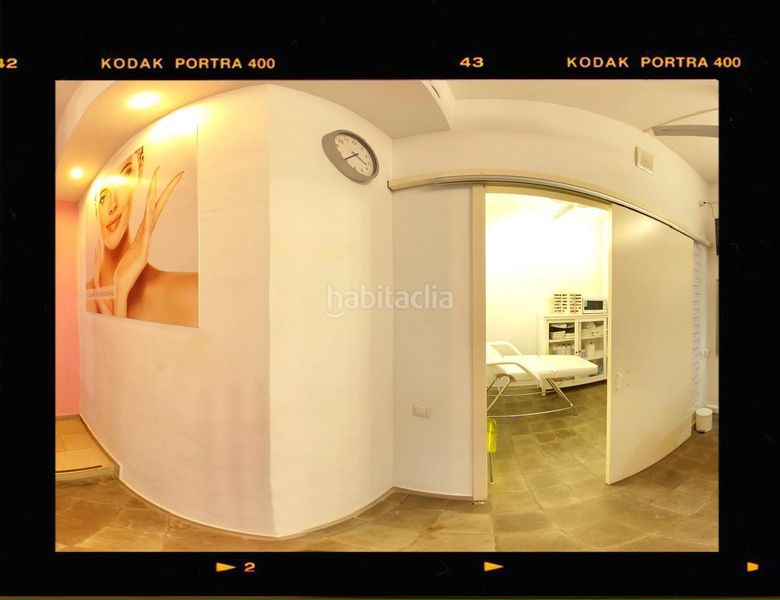 Foto cbe39cfd-6d5d-4abf-a250-c4b2fc59df7e. Local comercial a Sant Antoni Barcelona
