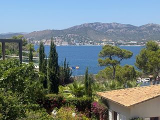 Xalet a Santa Ponça. Villa en primera línea con acceso directo al puerto deportivo y