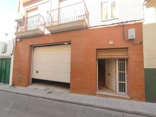 Edifici  Canonge jose ortiz. Edificio con dos pisos, gran garaje y terraza a 70 km de valenci