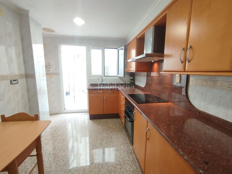 Foto a3971b26-ef4d-490f-8513-5abef05d06ce. Edificio in Aielo de Malferit