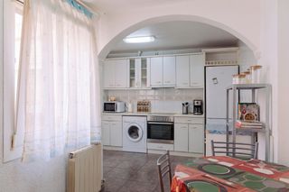 Casa  Huesca (cst) 8. Una casa en casetas con un local que ayuda a pagarla