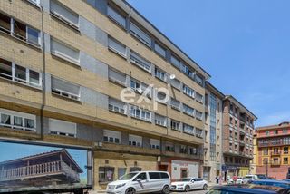 Pis  Calle padre suarez 6. Piso exterior, muy luminoso y a un paso del centro de oviedo