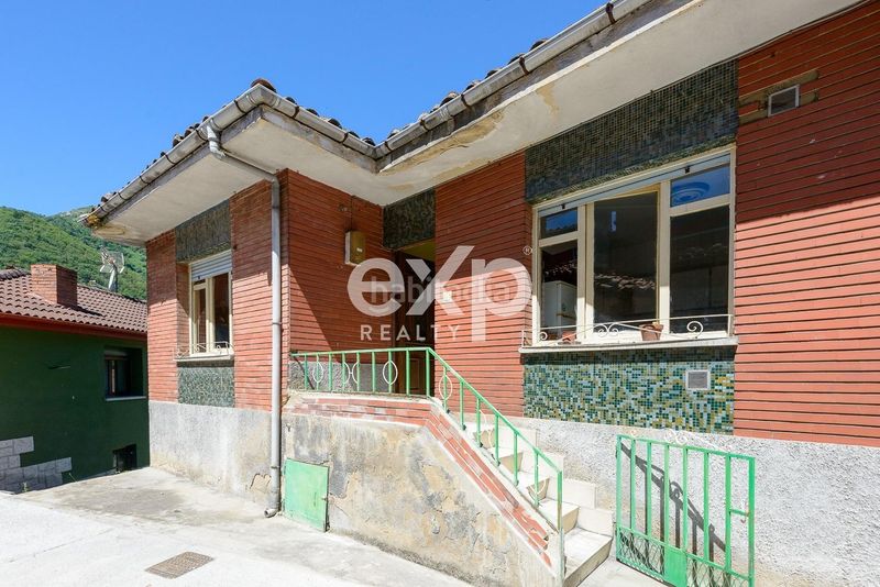 Foto 95c1090c-6c75-4f1d-aee5-31da982d67a7. Haus in lugar lugar vega ciego 26 in Lena